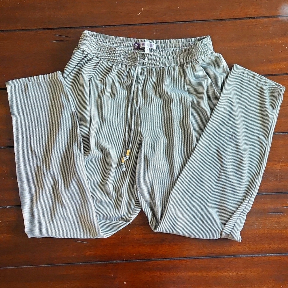 Jennifer Lopez black, gray, white stripe jogger pants with pockets, size medium